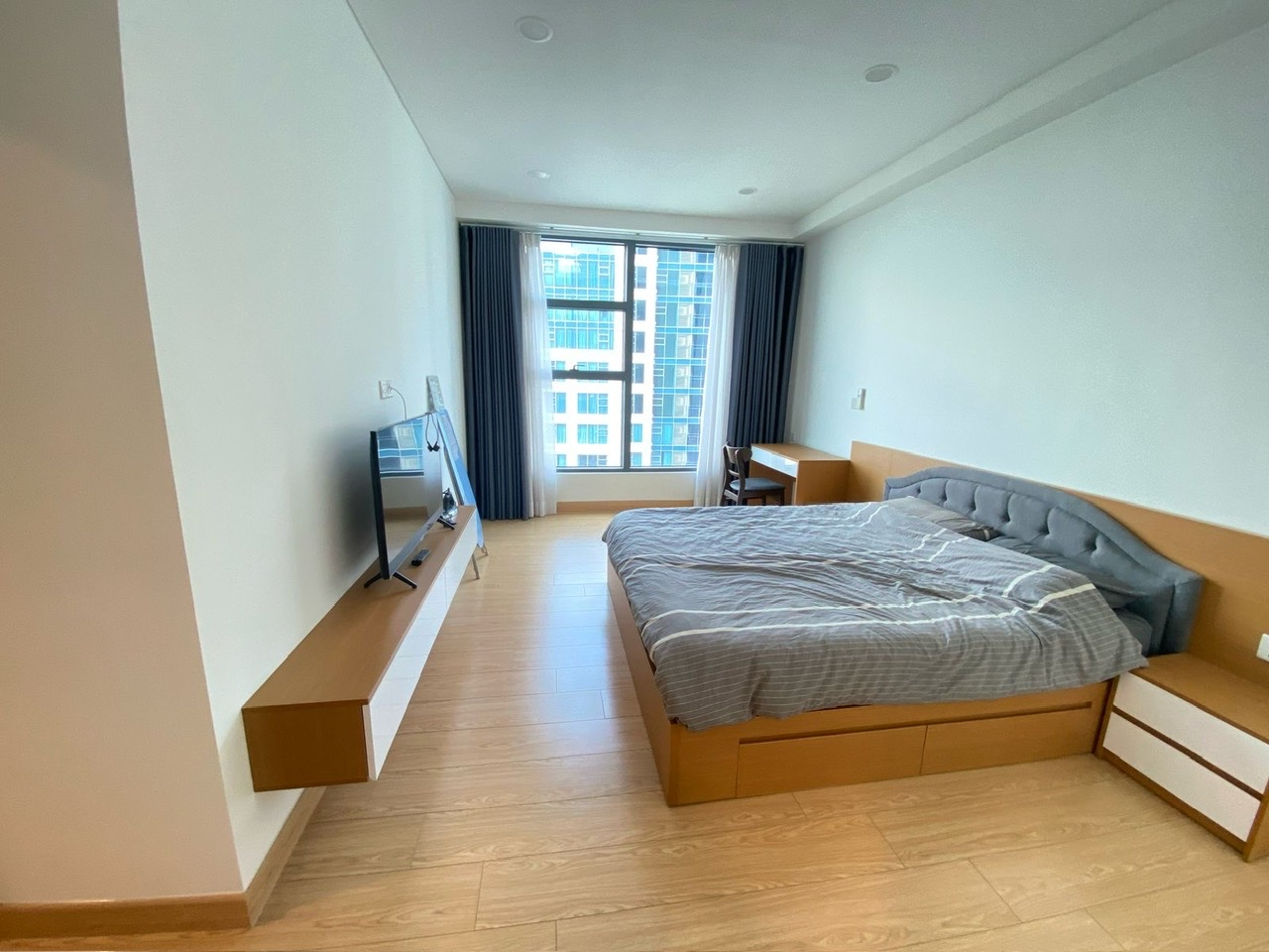 SUNWAH PEARL - 2BEDROOMS - FOR SALE